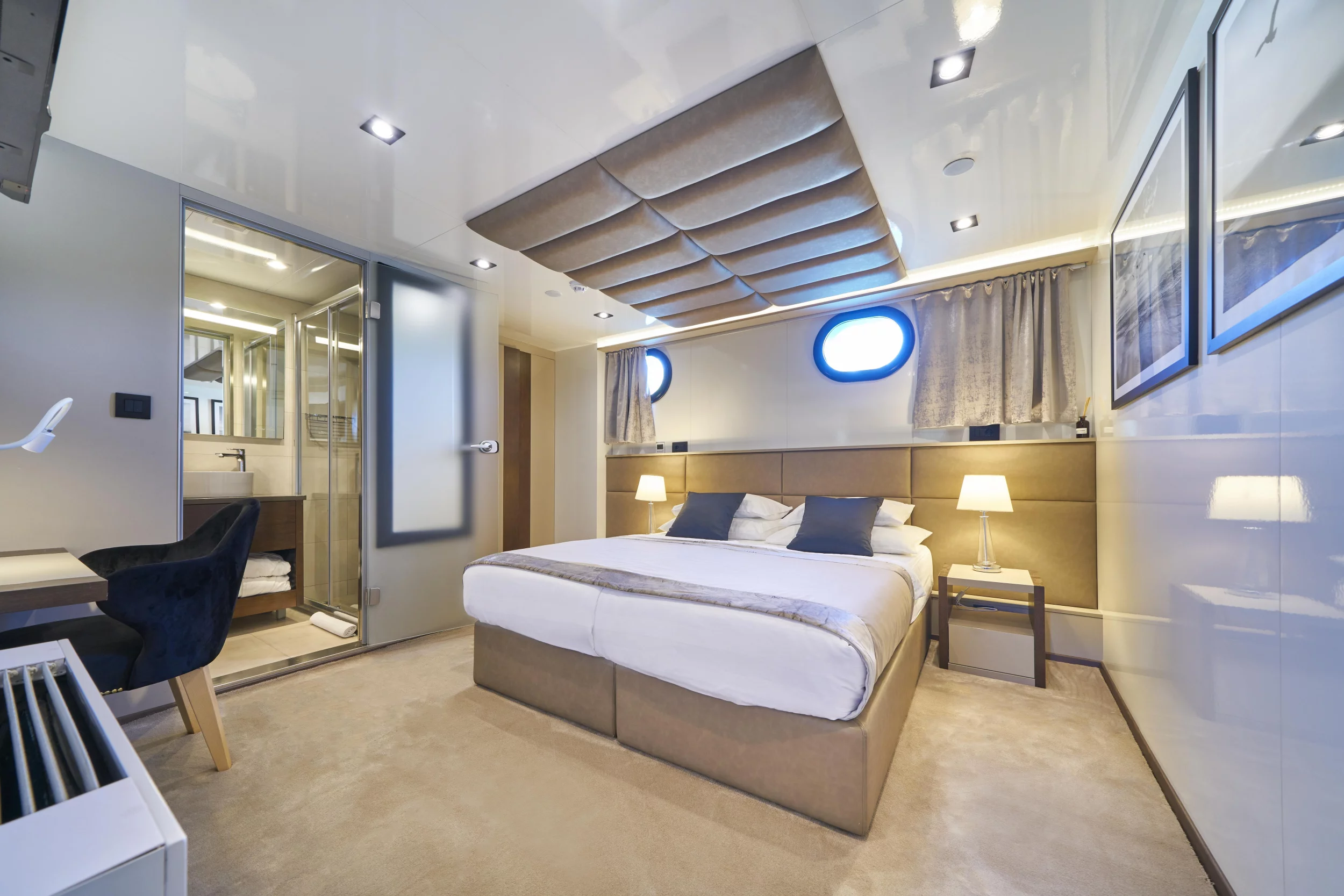 Luxury Sailing Yacht Rara Avis (Rara Avis)  - 78