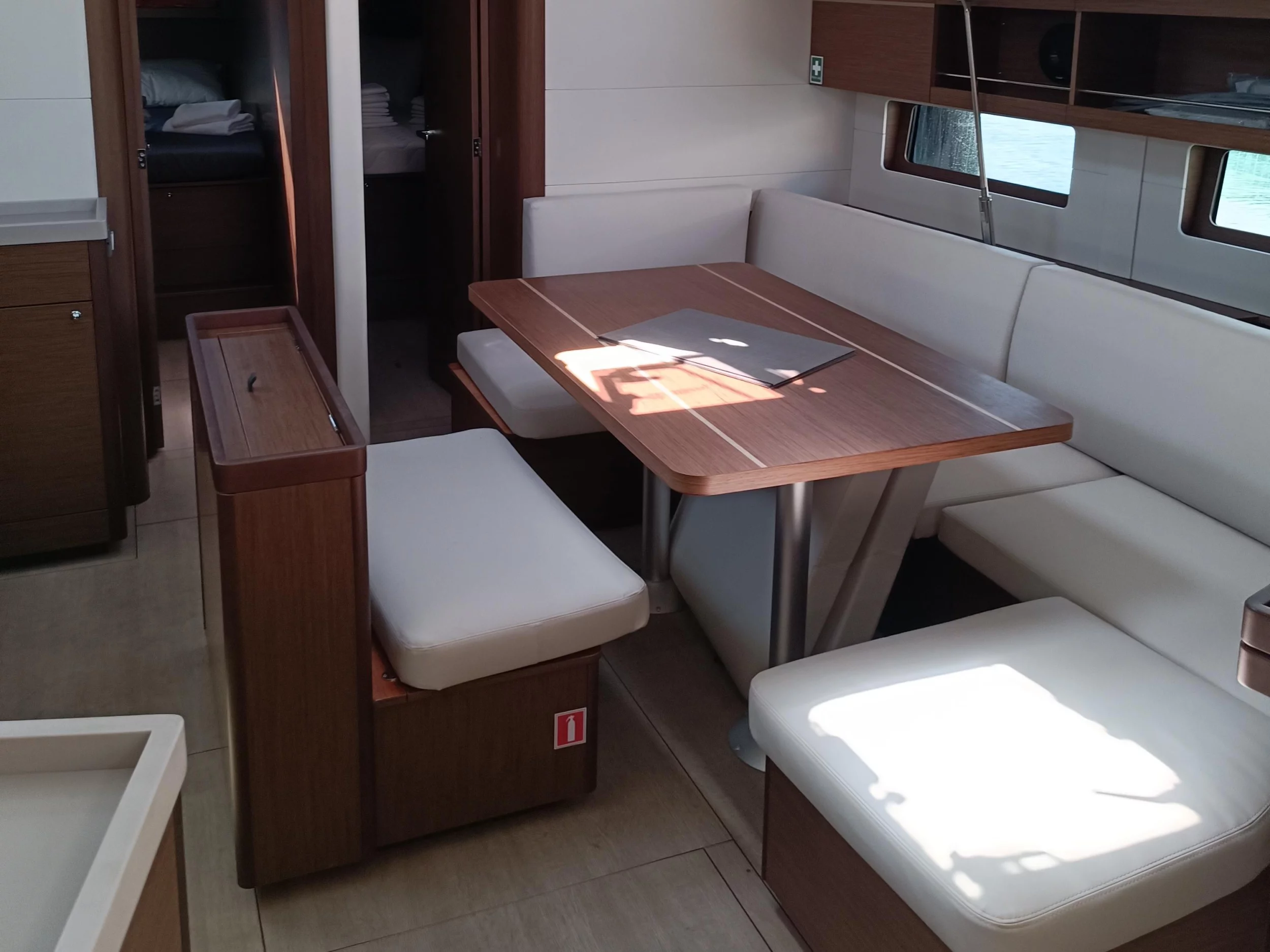 Oceanis 46.1 (Bella) Interior image - 6