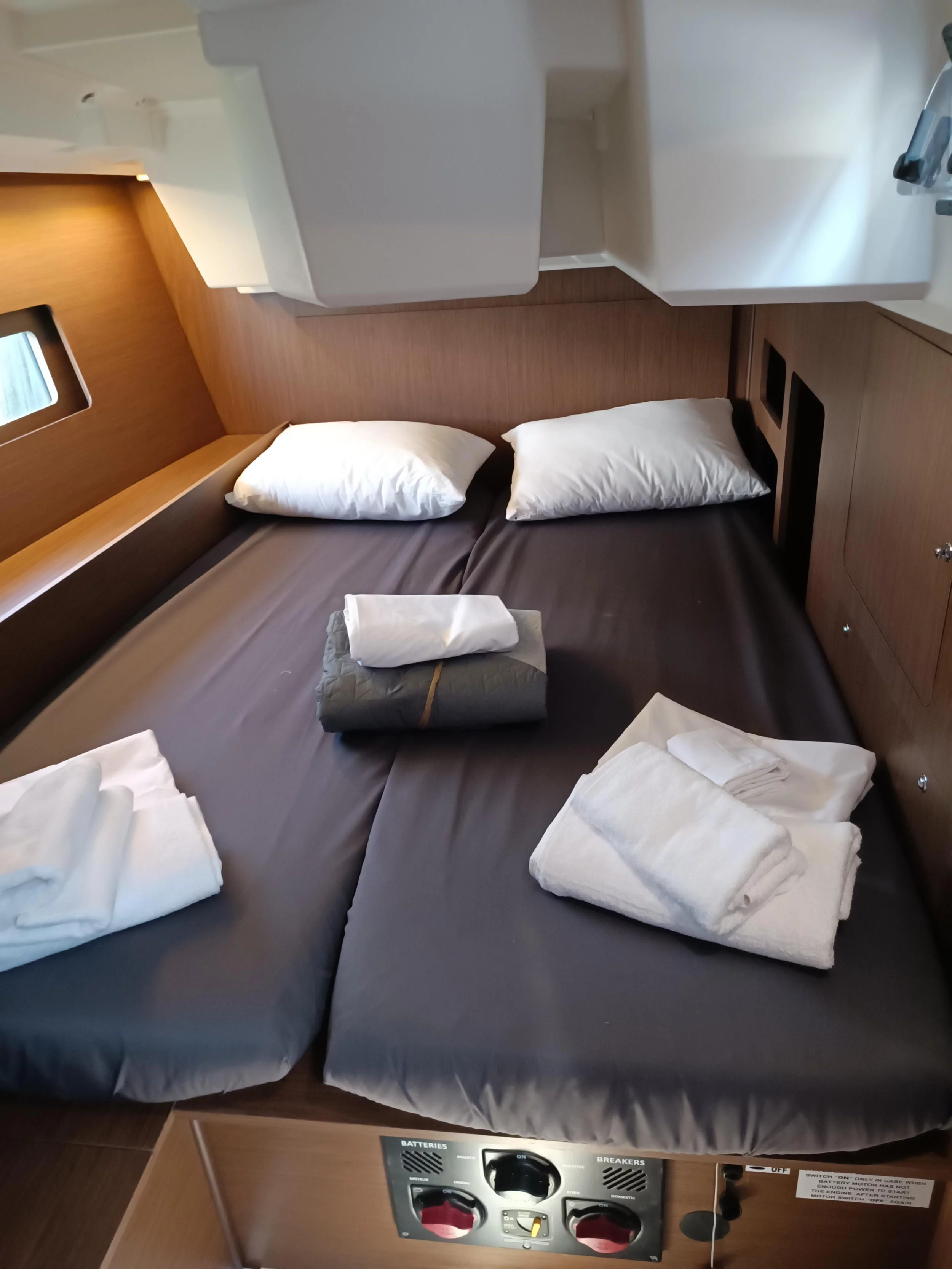 Oceanis 46.1 (Bella)  - 8