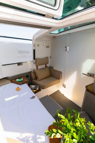 Axopar 37 XC Cross Cabin (MY CHARACTER)  - 9