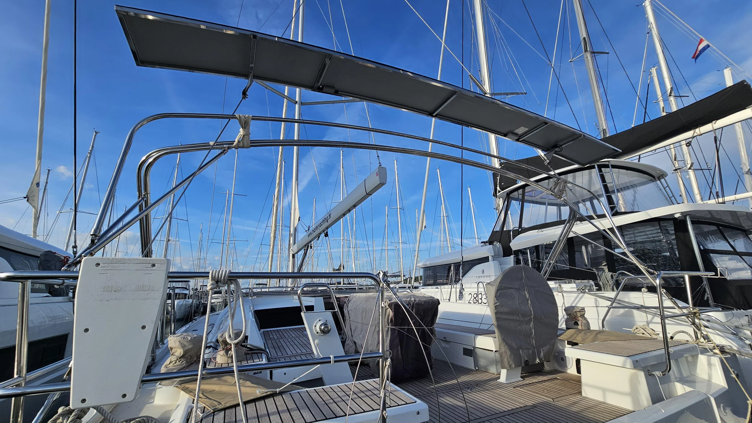 Oceanis 51.1 (GREY GOOSE)  - 40