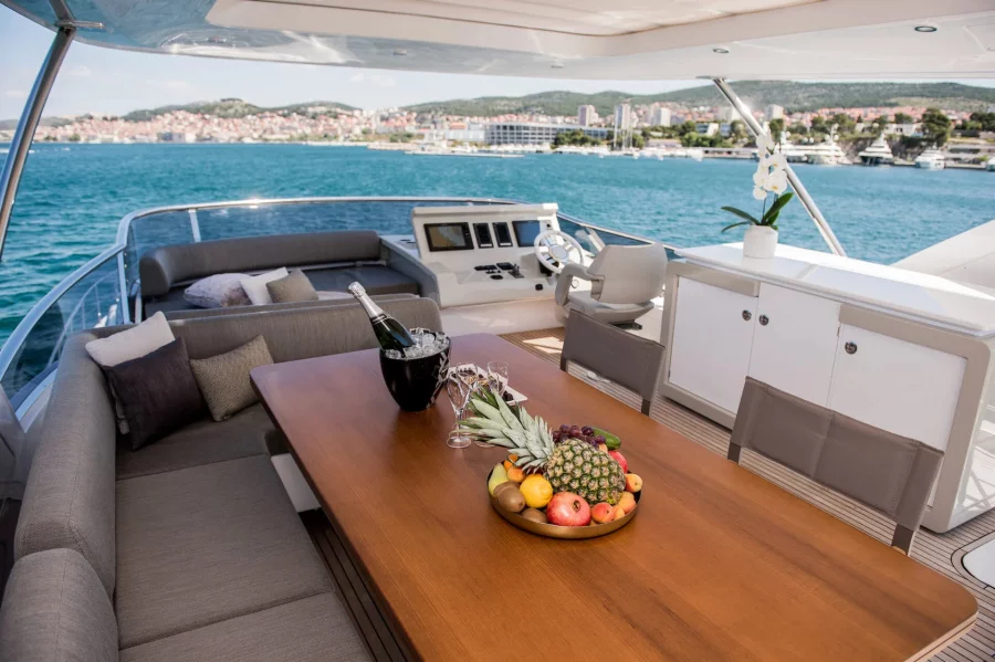 Azimut 72 Fly (Alyss)  - 24