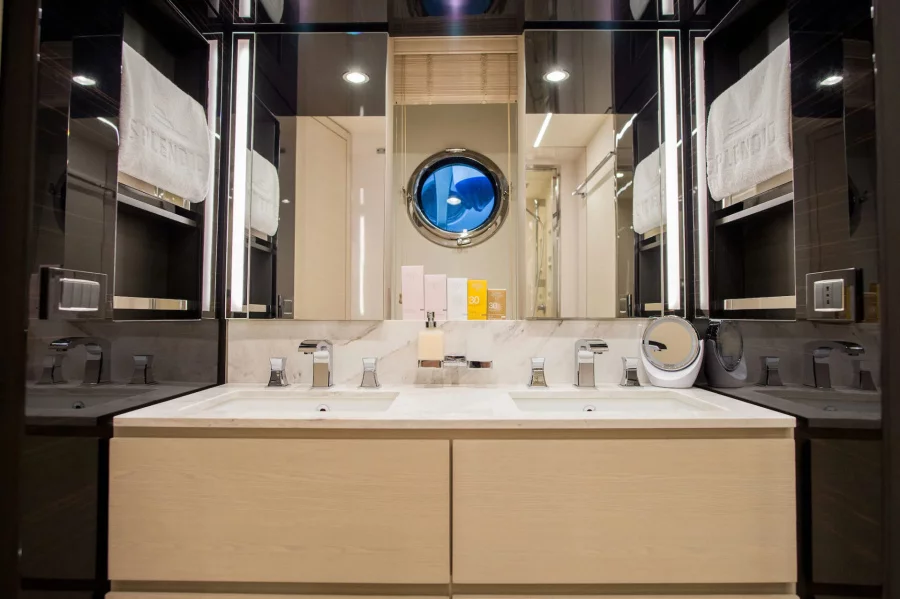 Azimut 72 Fly (Alyss)  - 18