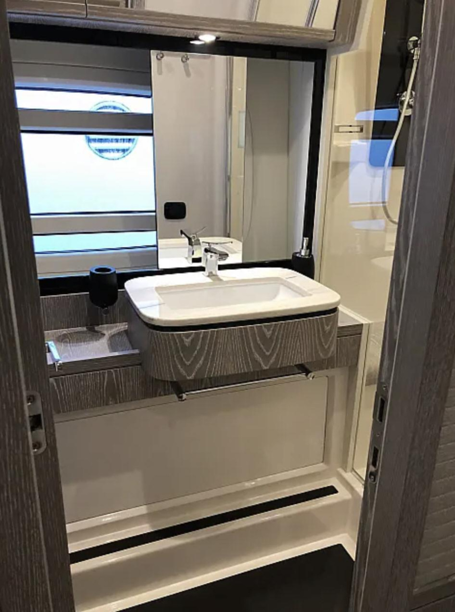Azimut Magellano 53 — photo 6