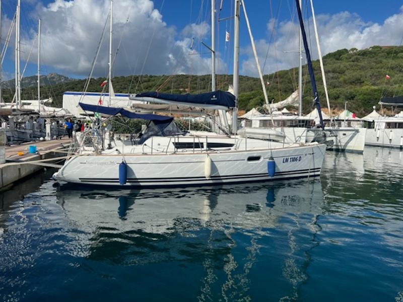 Photo #1 - Sun Odyssey 36i performance (Bliksem) in Portisco - 12446