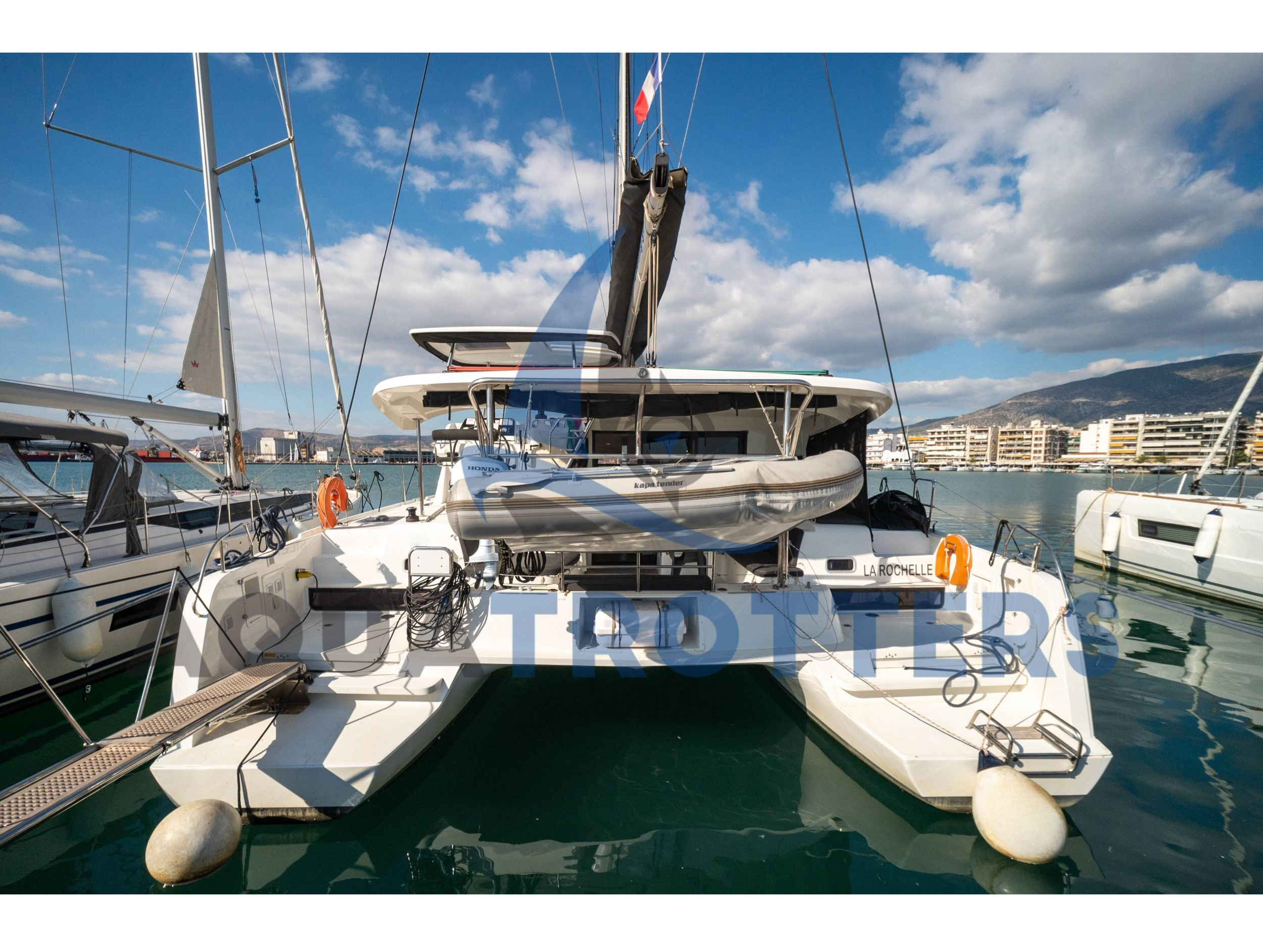 Lagoon 42 — photo 1