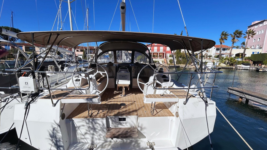 Bavaria C42 — photo 8