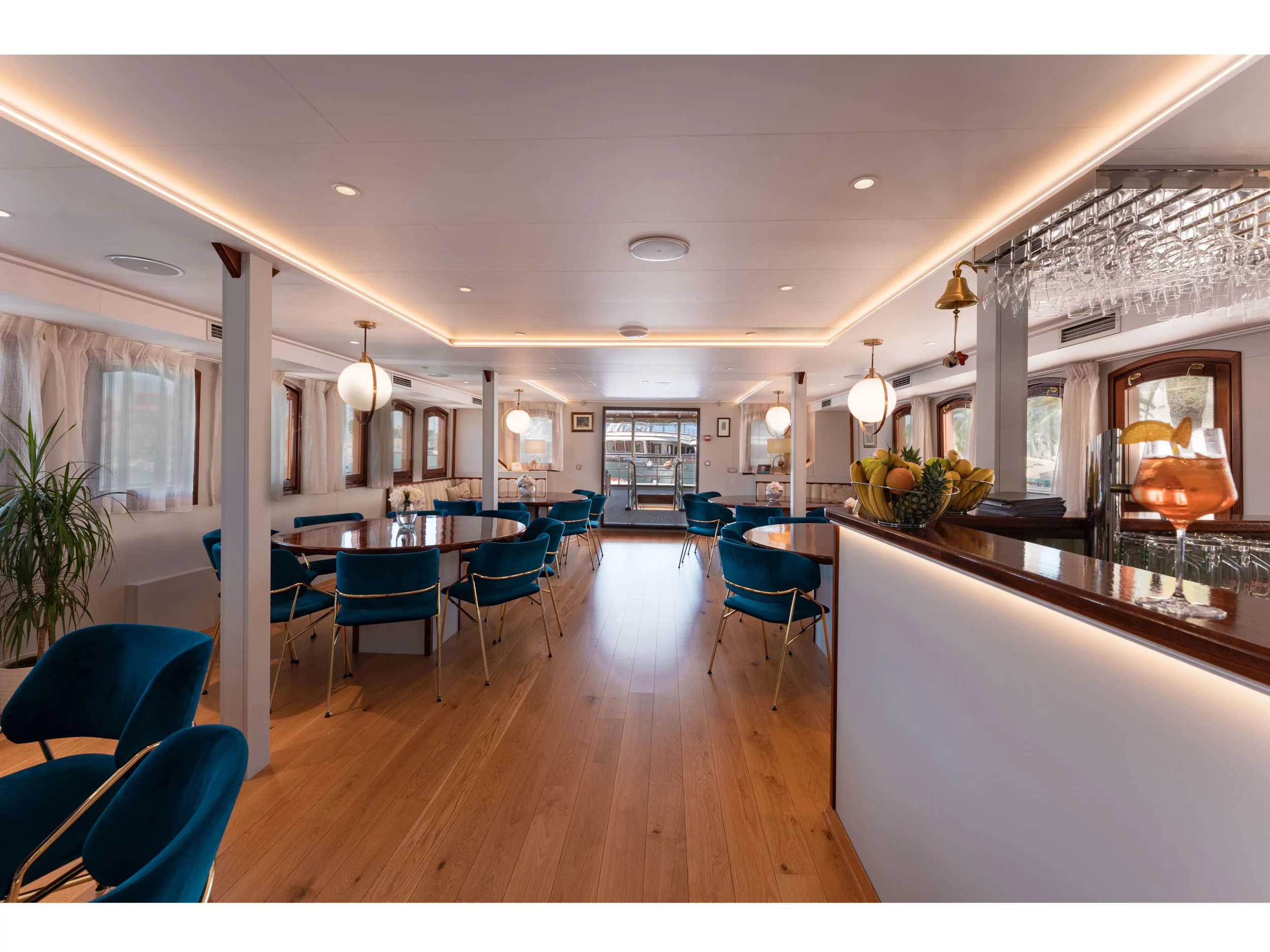 Motoryacht Belleza (Bellezza) Interior image - 7