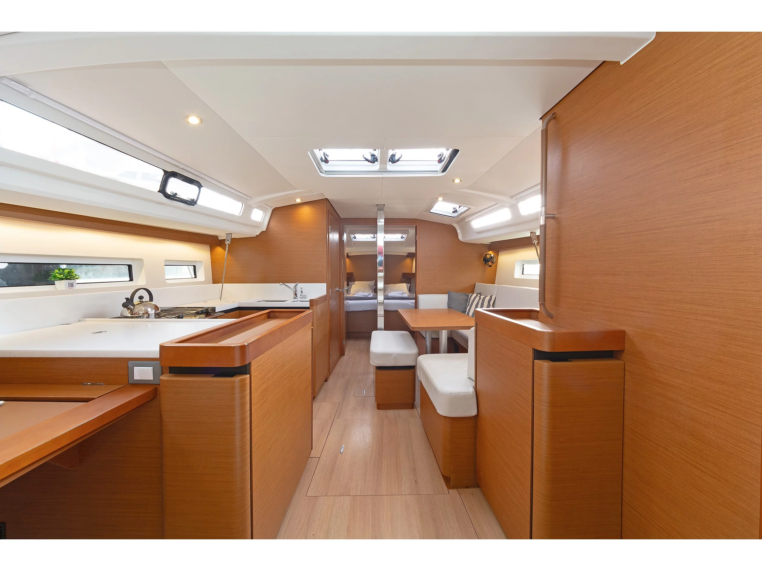 Sun Odyssey 440 (Jolly Roger) Interior image - 9