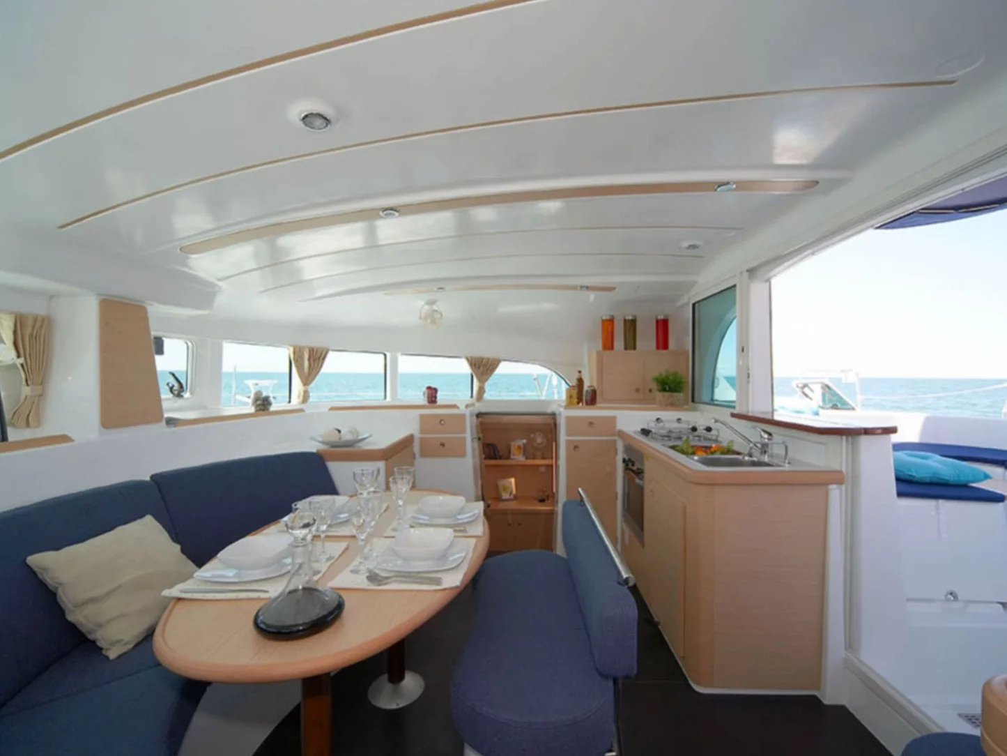 Lagoon 380 Owner (Miko) Interior image - 17