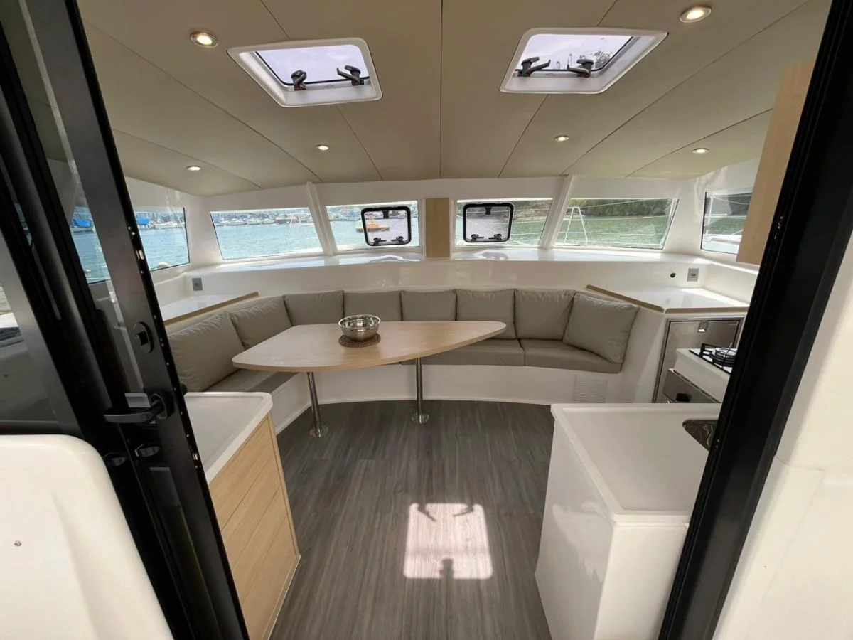CatFlash 43 (FREEDOM 4EVER) Interior image - 8