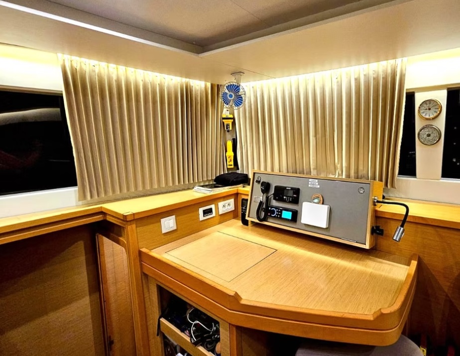 Lagoon 450 Fly — photo 5