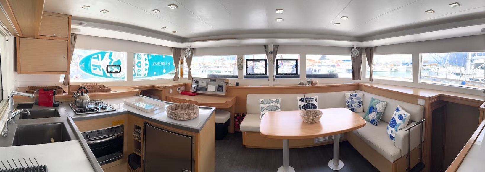 Lagoon 450 Fly — photo 3