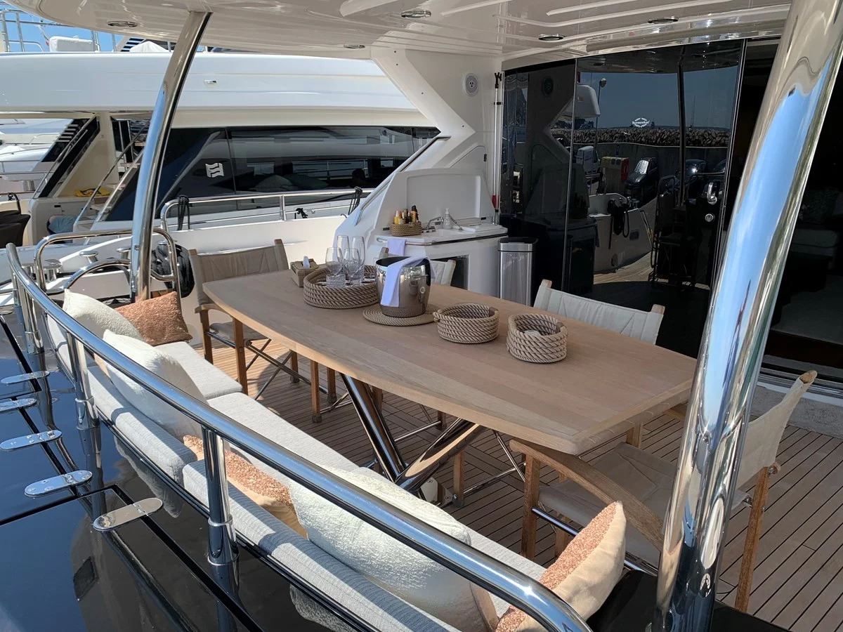Sunseeker Yacht 88 (Shine R) Plan image - 2