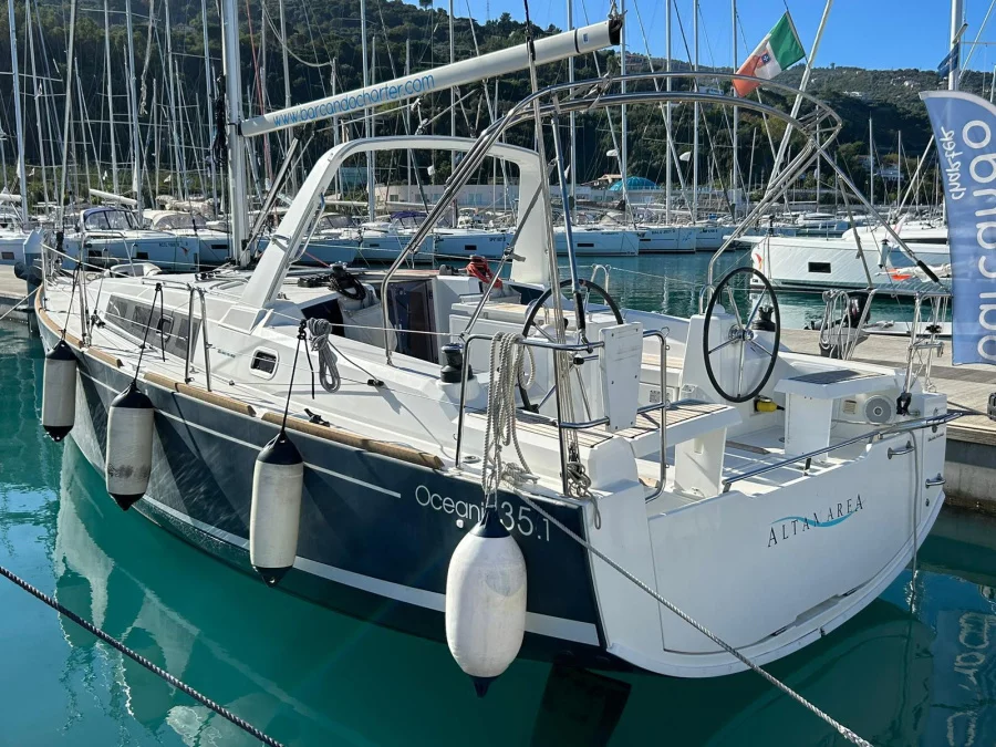 Oceanis 35.1 (Altamarea) Main image - 0