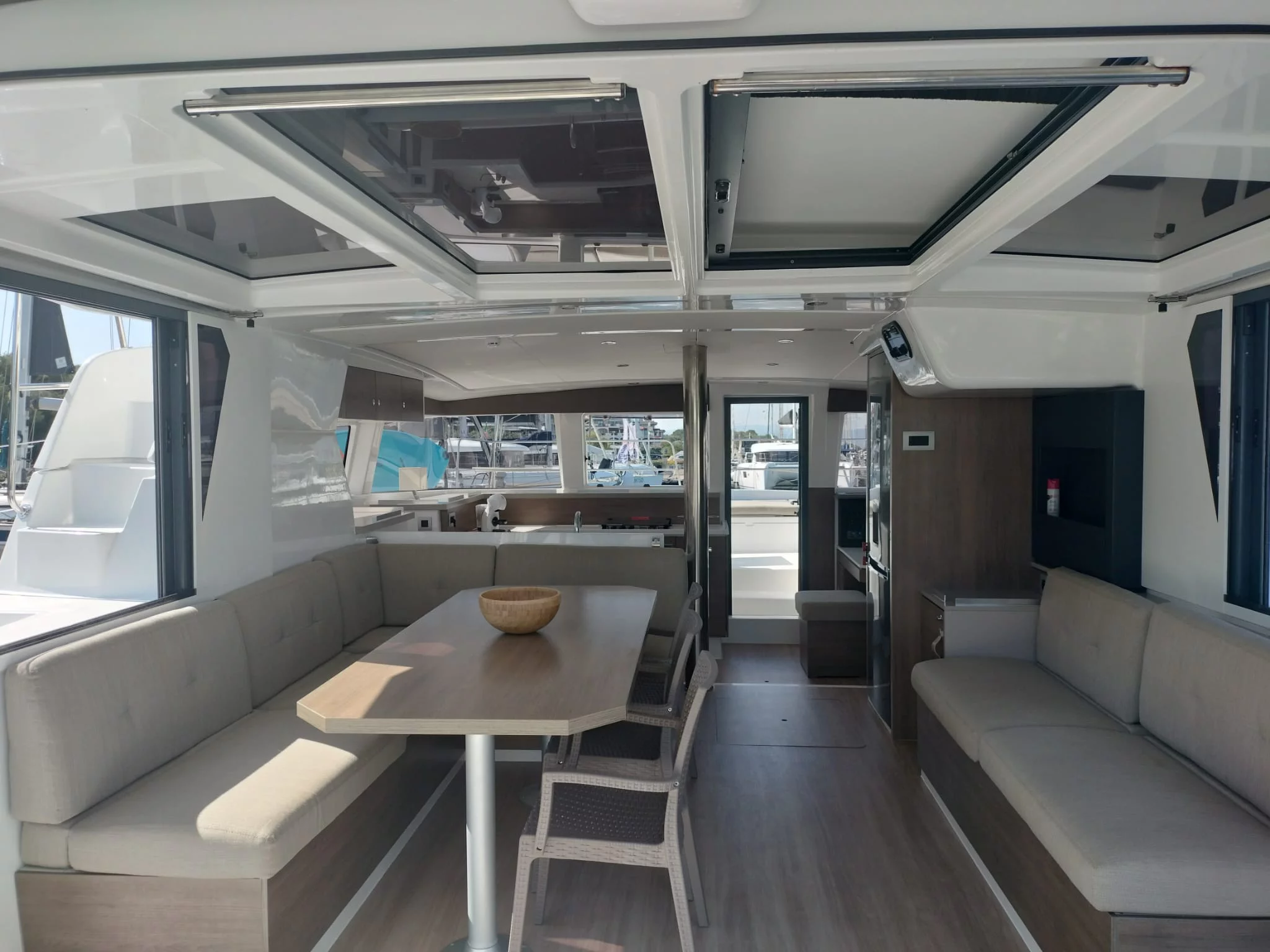 Bali 4.2 (IDRA) Interior image - 1