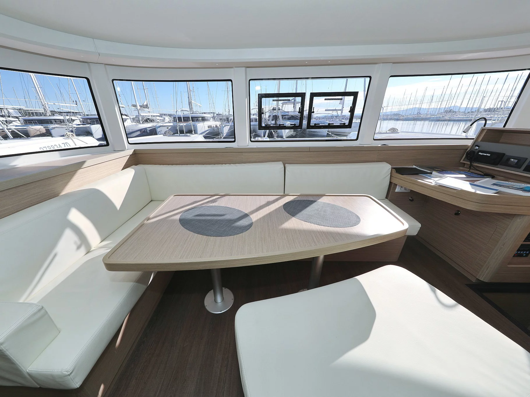 Lagoon 42 (EQUATOR) Interior image - 79