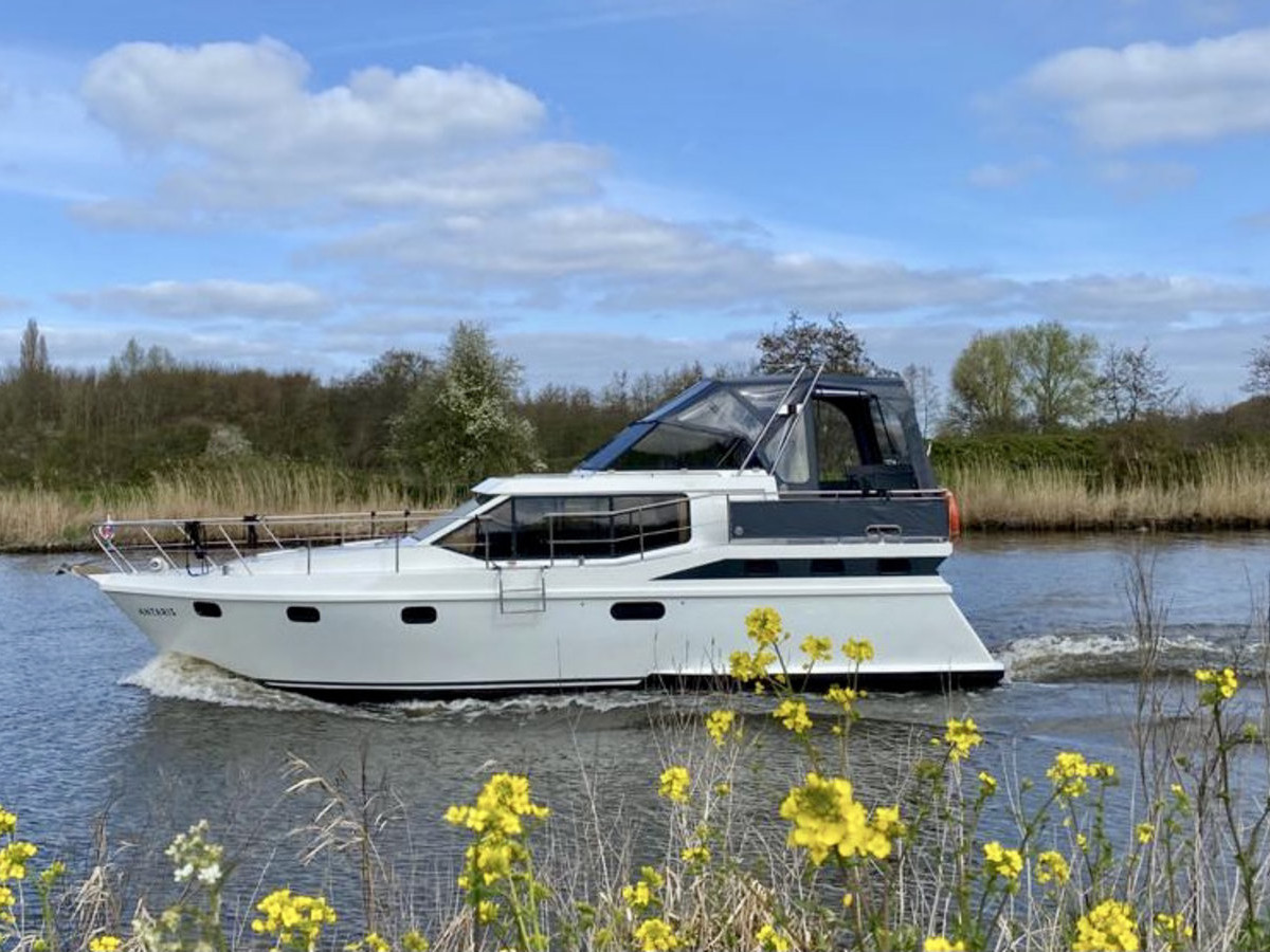 Photo #1 - Vri-Jon Contessa 37 (Antaris) in Friezenwijk - 14910