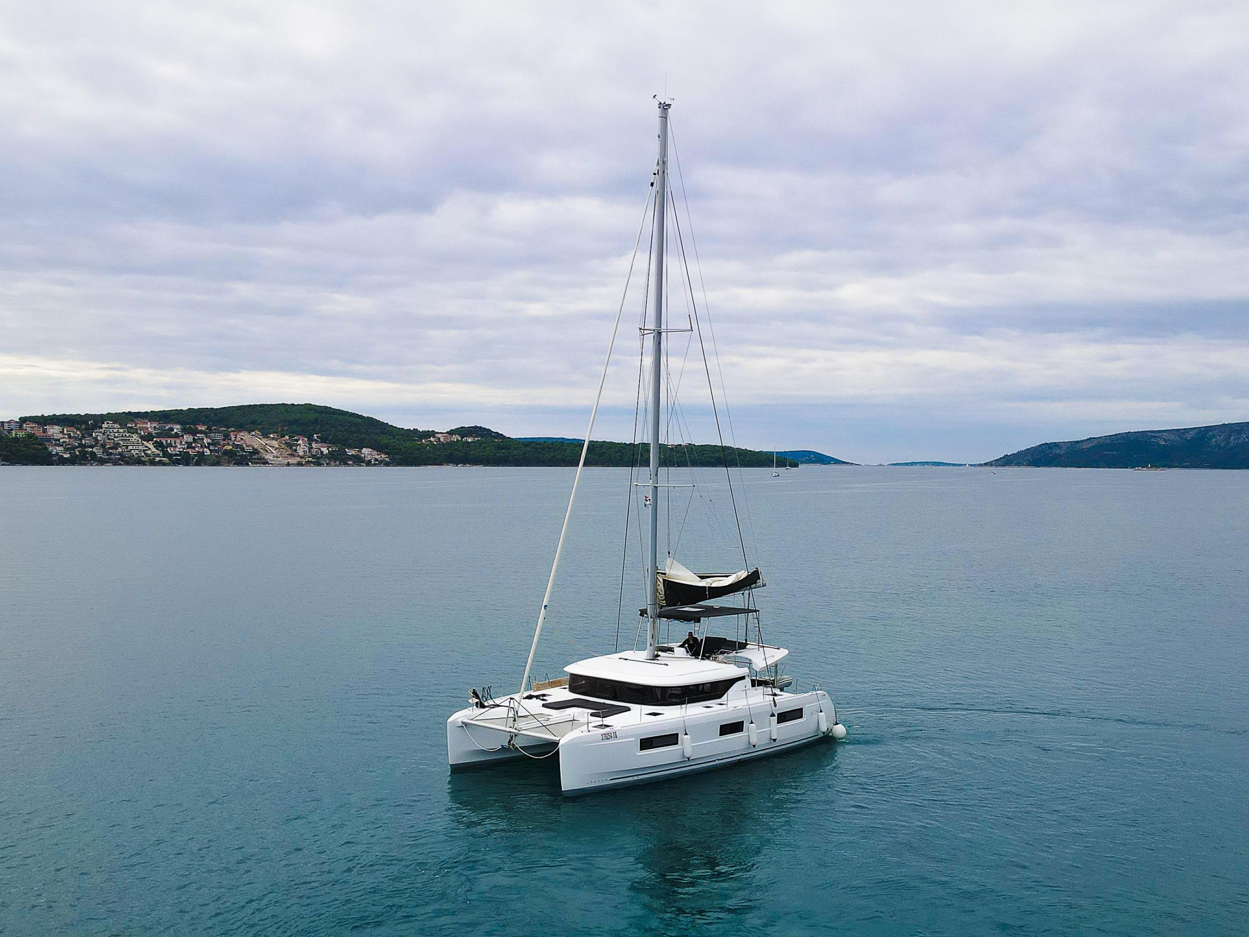 Photo #1 - Lagoon 46 Fly (Galeb) in Trogir - 18636