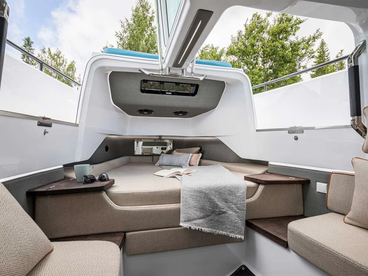 Axopar 37 Sun Top (OPIJUM) Interior image - 2