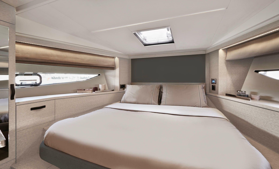 Prestige 420 S — photo 48