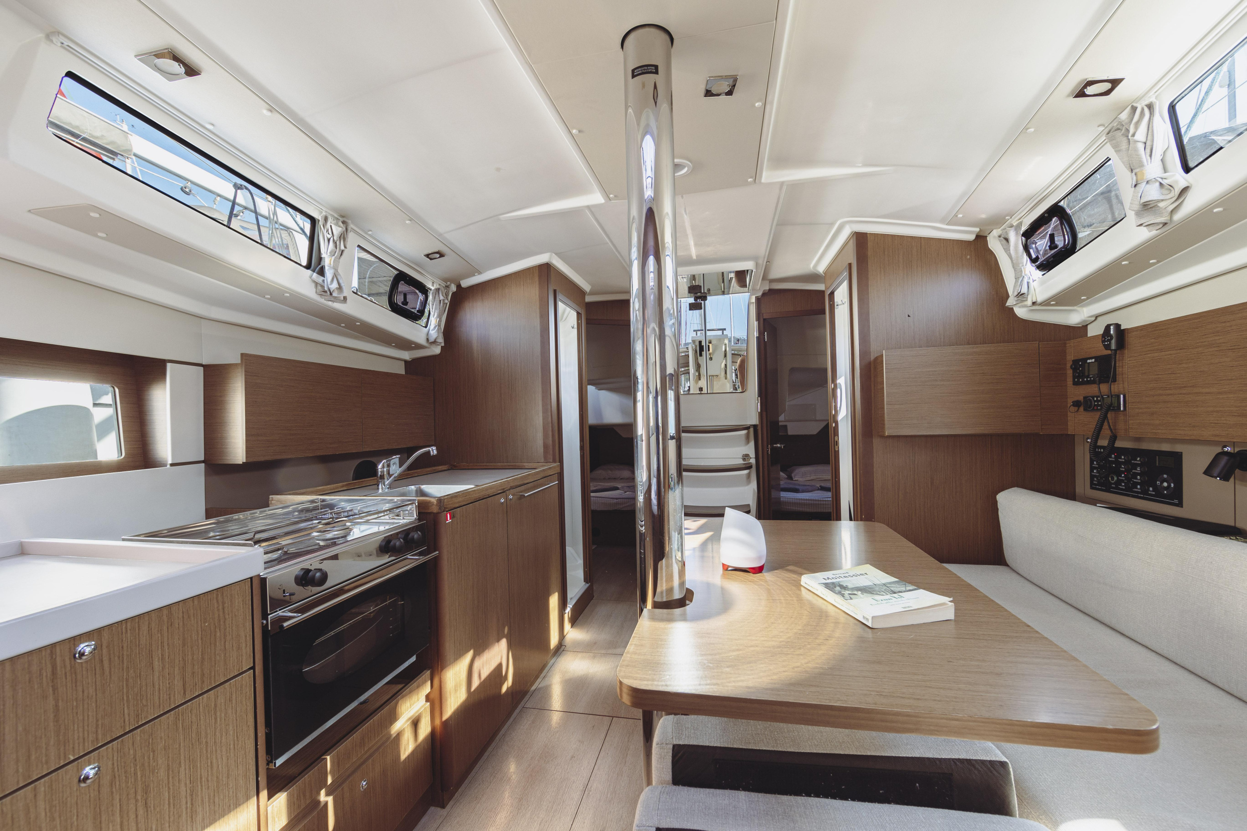 Photo #2 - Oceanis 38.1 (Neo) en Marmaris - 17399