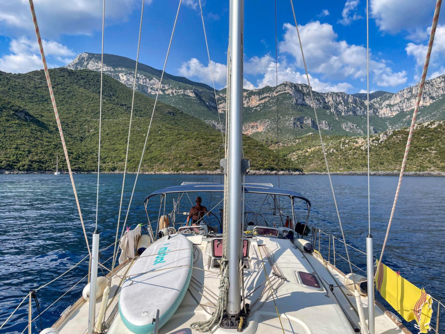 Photo #22 - Bavaria 47 Cruiser (Aotoa) en Athènes - 15465