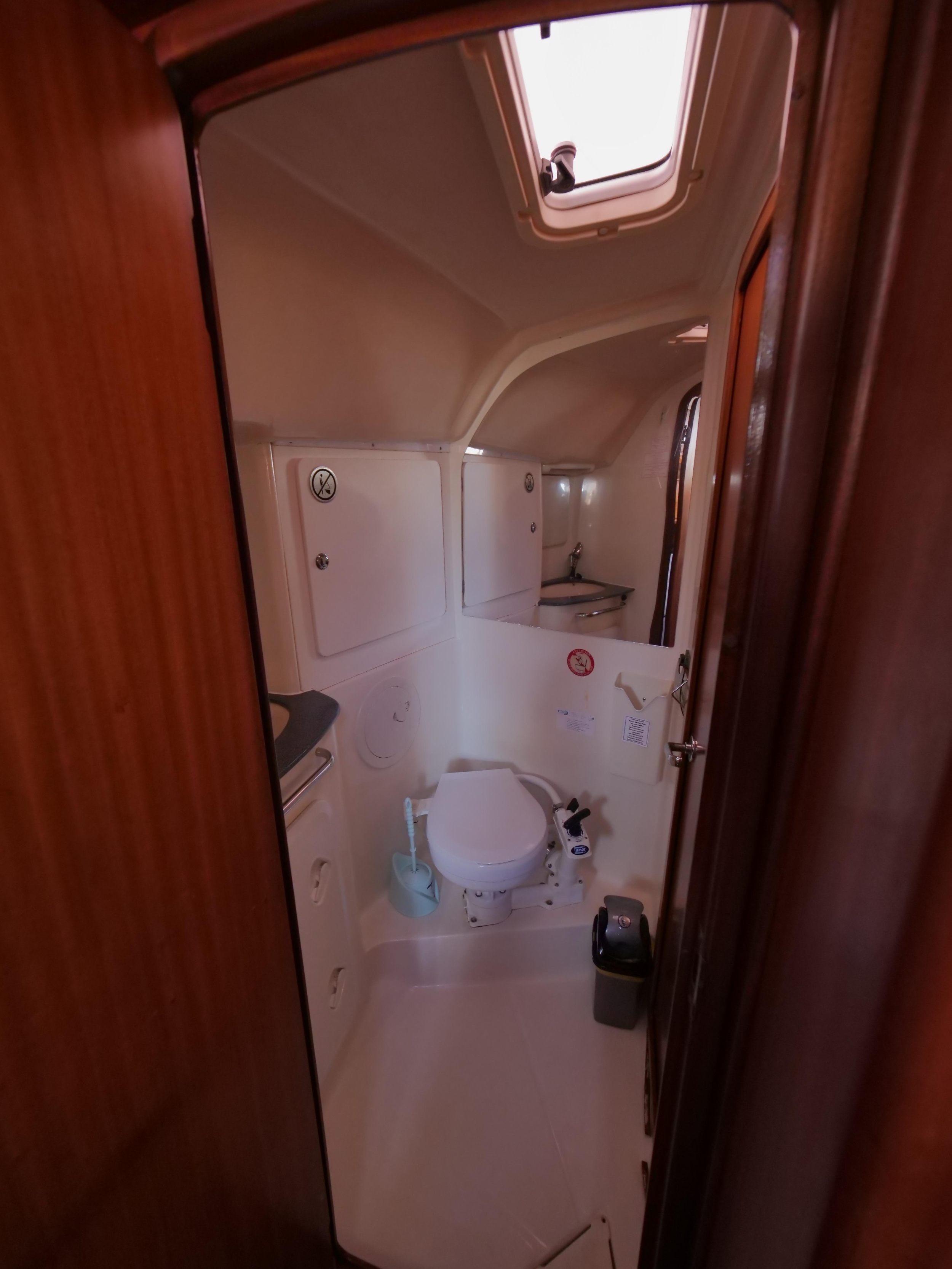 Photo #4 - Bavaria 36 (Altair) in Fethiye - 16959