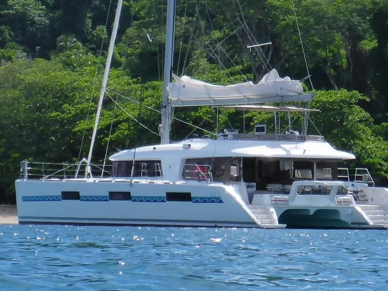Lagoon 620 (Marlena) Ship / few / back / portside - 7