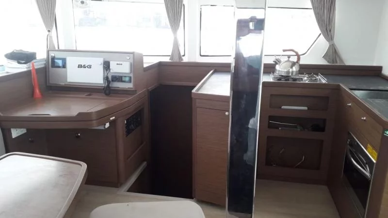 Lagoon 42 (Utopia) Kitchen/Navigation - 6