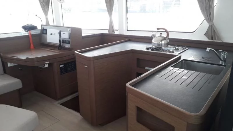 Lagoon 42 (Utopia) Kitchen/Navigation 2 - 4