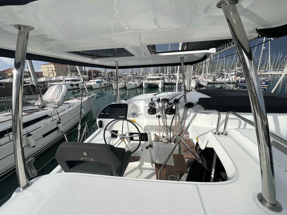 Lagoon 43 — photo 50
