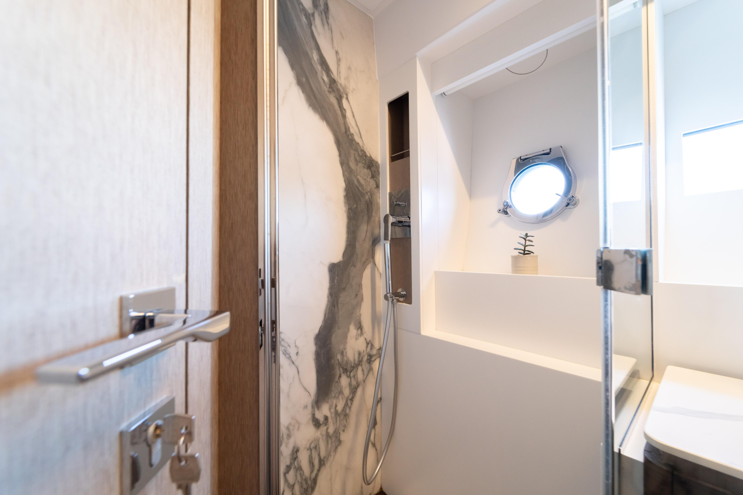 Ferretti 500 Fly — photo 10