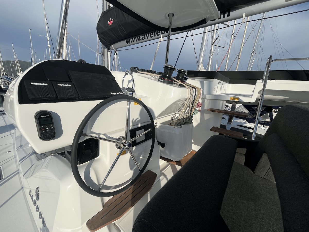 Lagoon 43 — photo 49