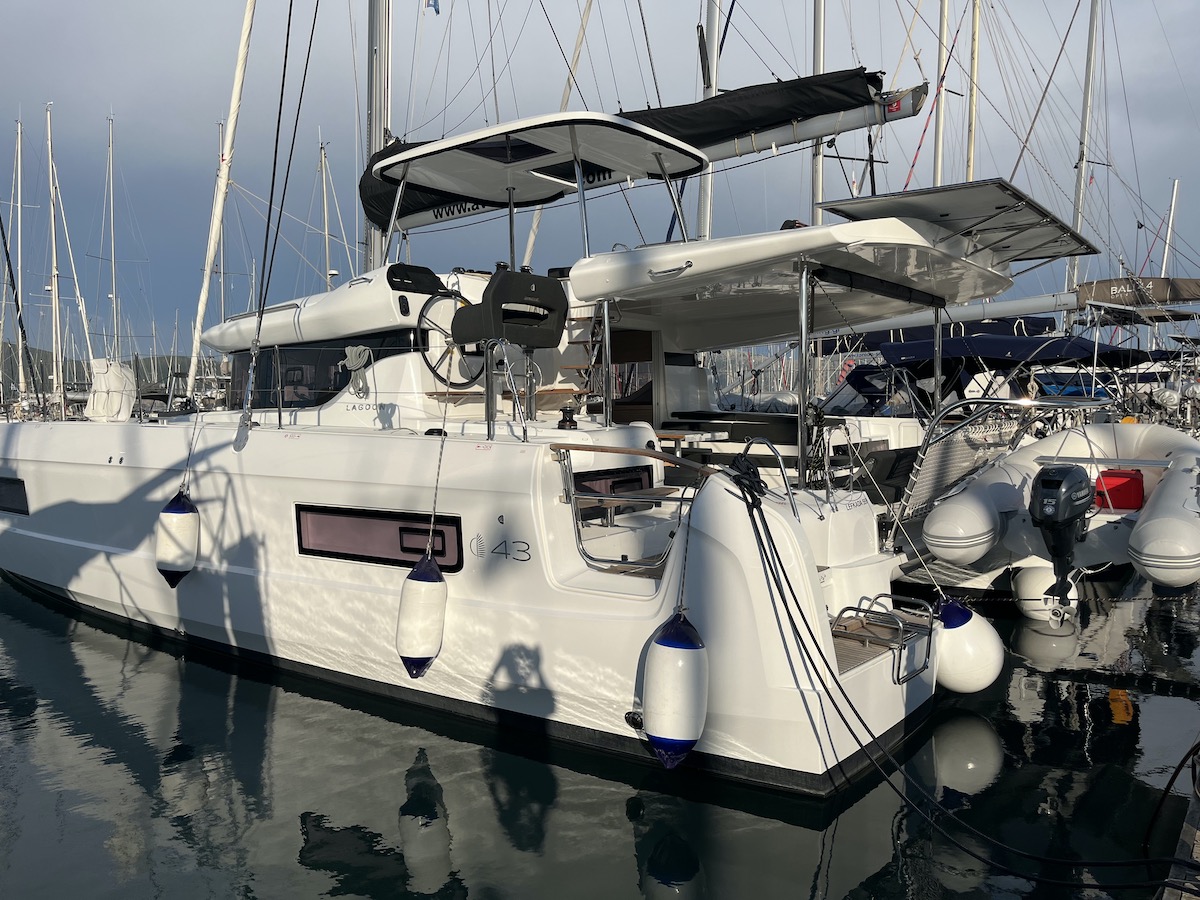 Lagoon 43 — photo 22