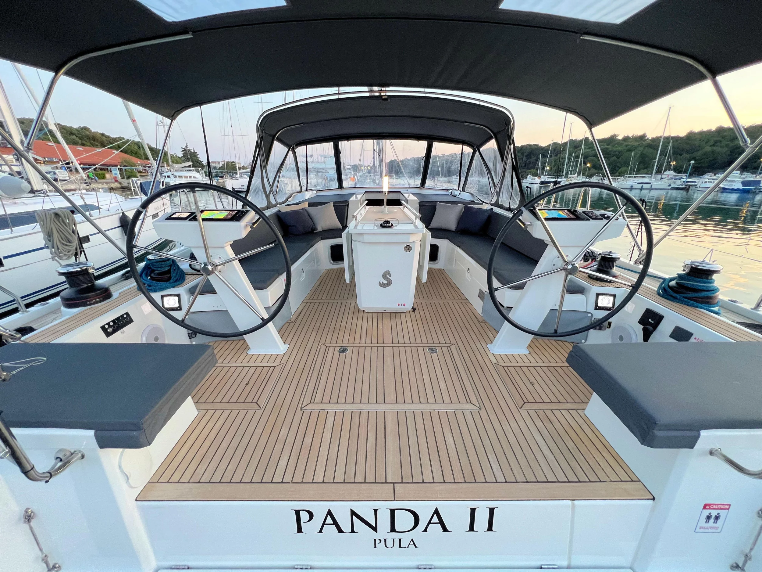 Oceanis 51.1 (Panda II)  - 22