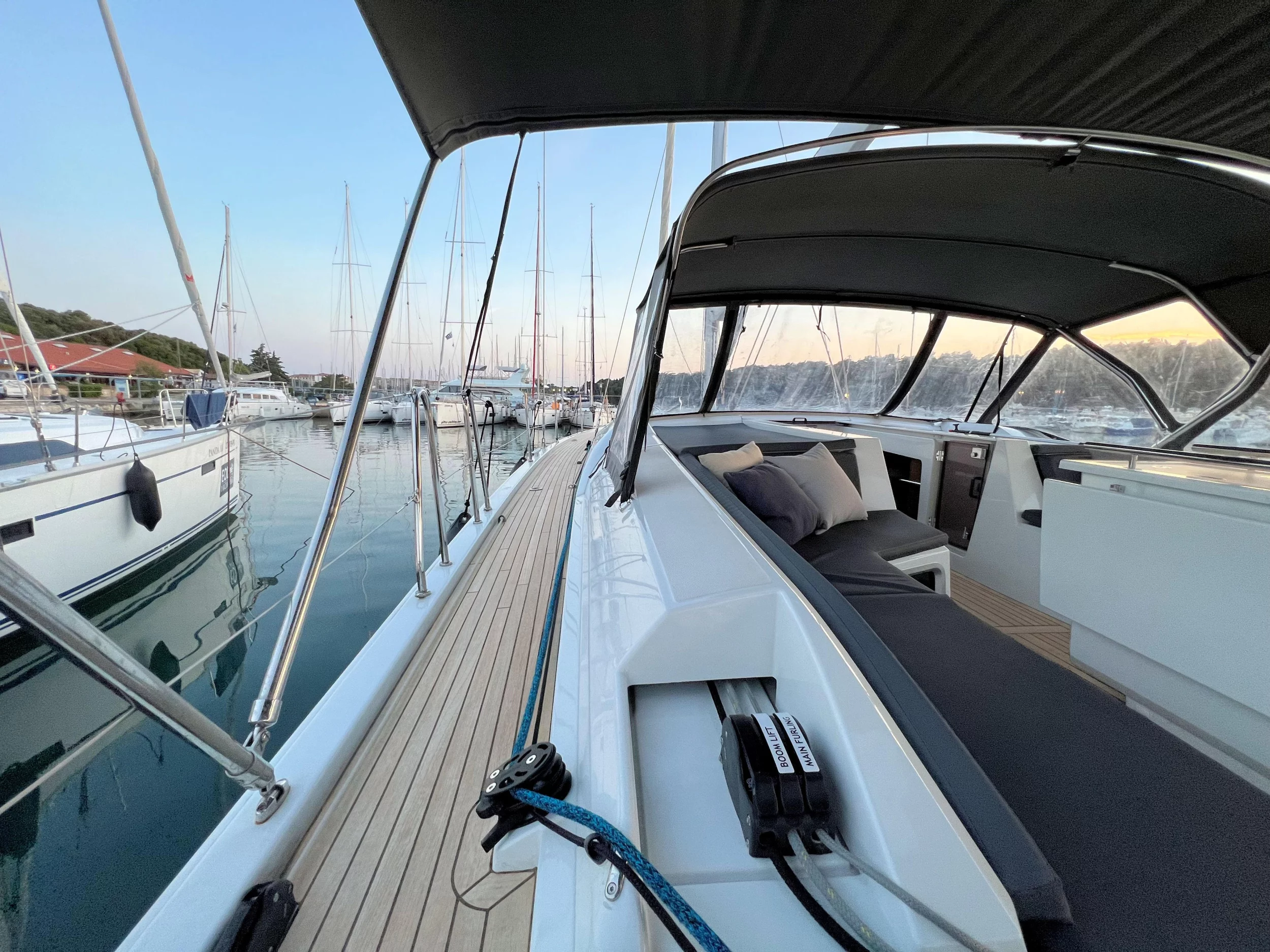 Oceanis 51.1 (Panda II)  - 34