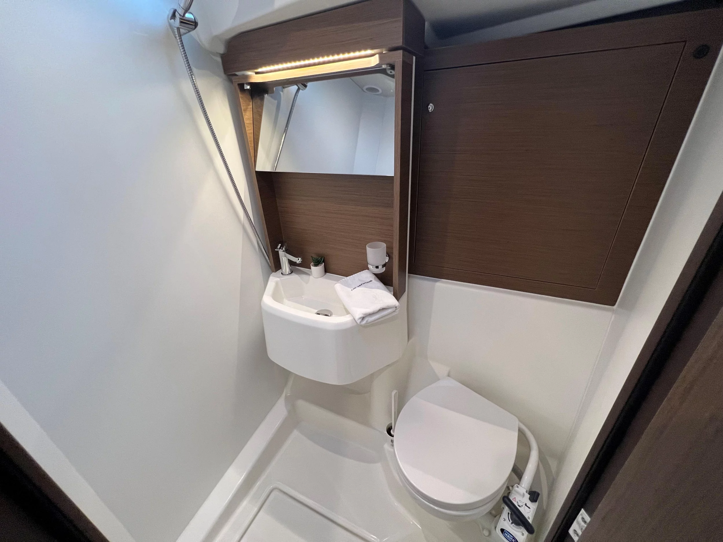 Oceanis 51.1 (Panda II)  - 39