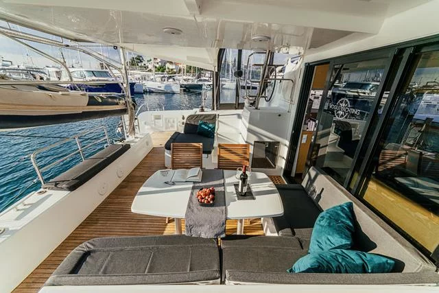 Lagoon 42 (AMELIA)  - 21