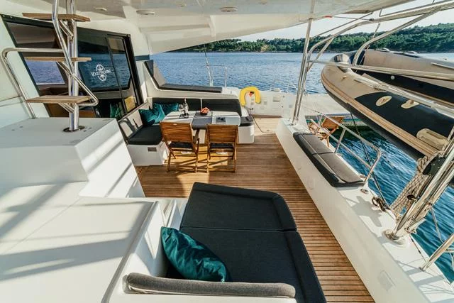 Lagoon 42 (AMELIA)  - 22