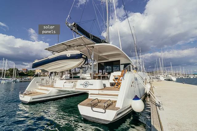 Lagoon 42 (AMELIA)  - 1