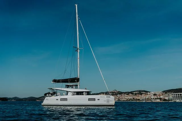 Lagoon 42 (AMELIA)  - 34