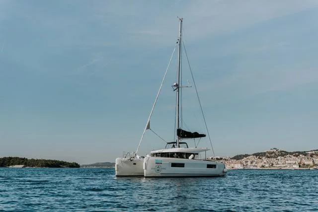 Lagoon 40 (MEEA)  - 14