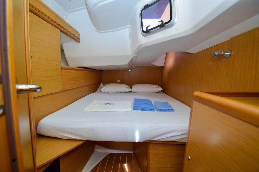 Sun Odyssey 44 i (Loki)  - 12