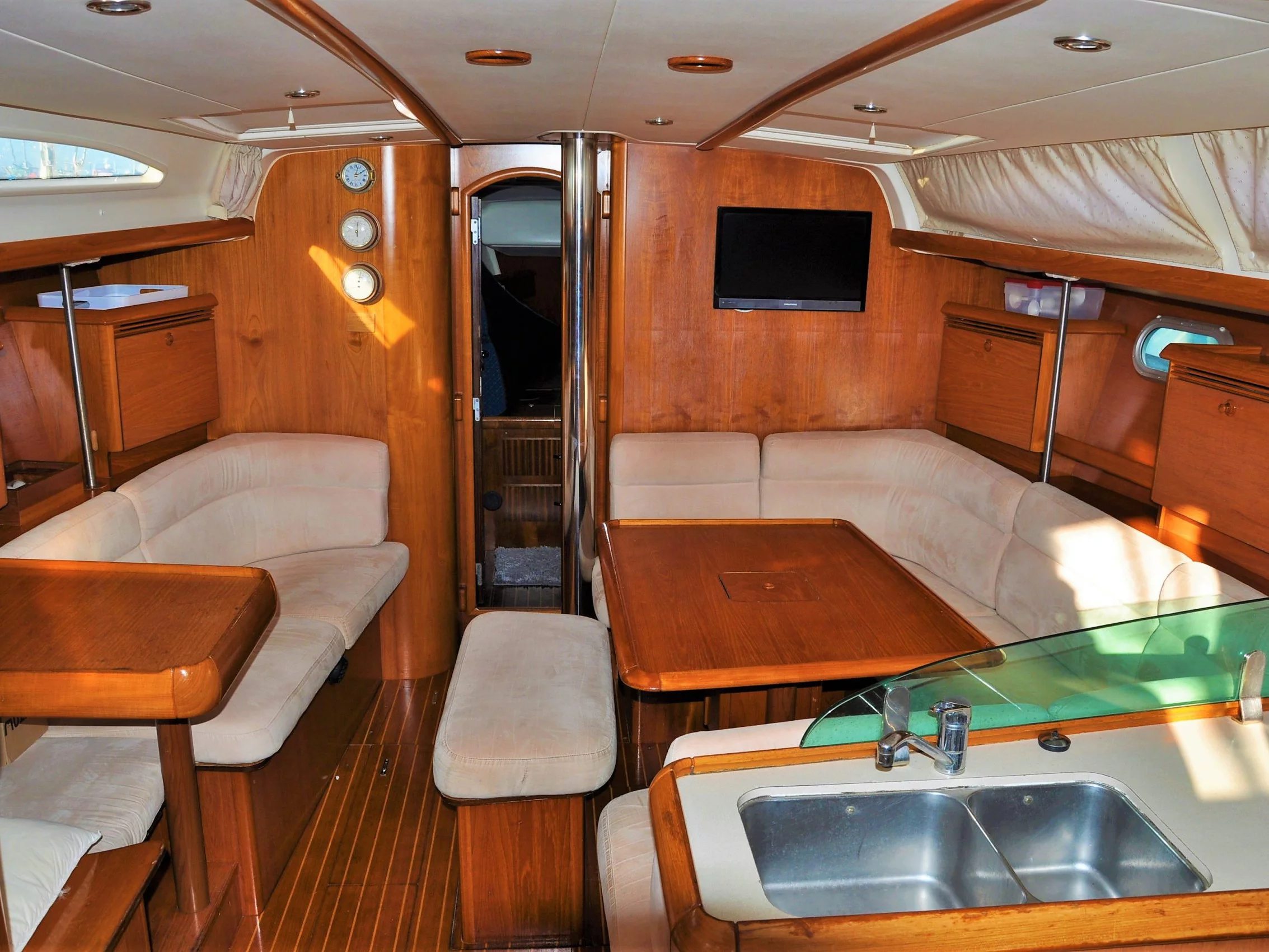 Sun Odyssey 43 (Mantiz) Interior image - 6