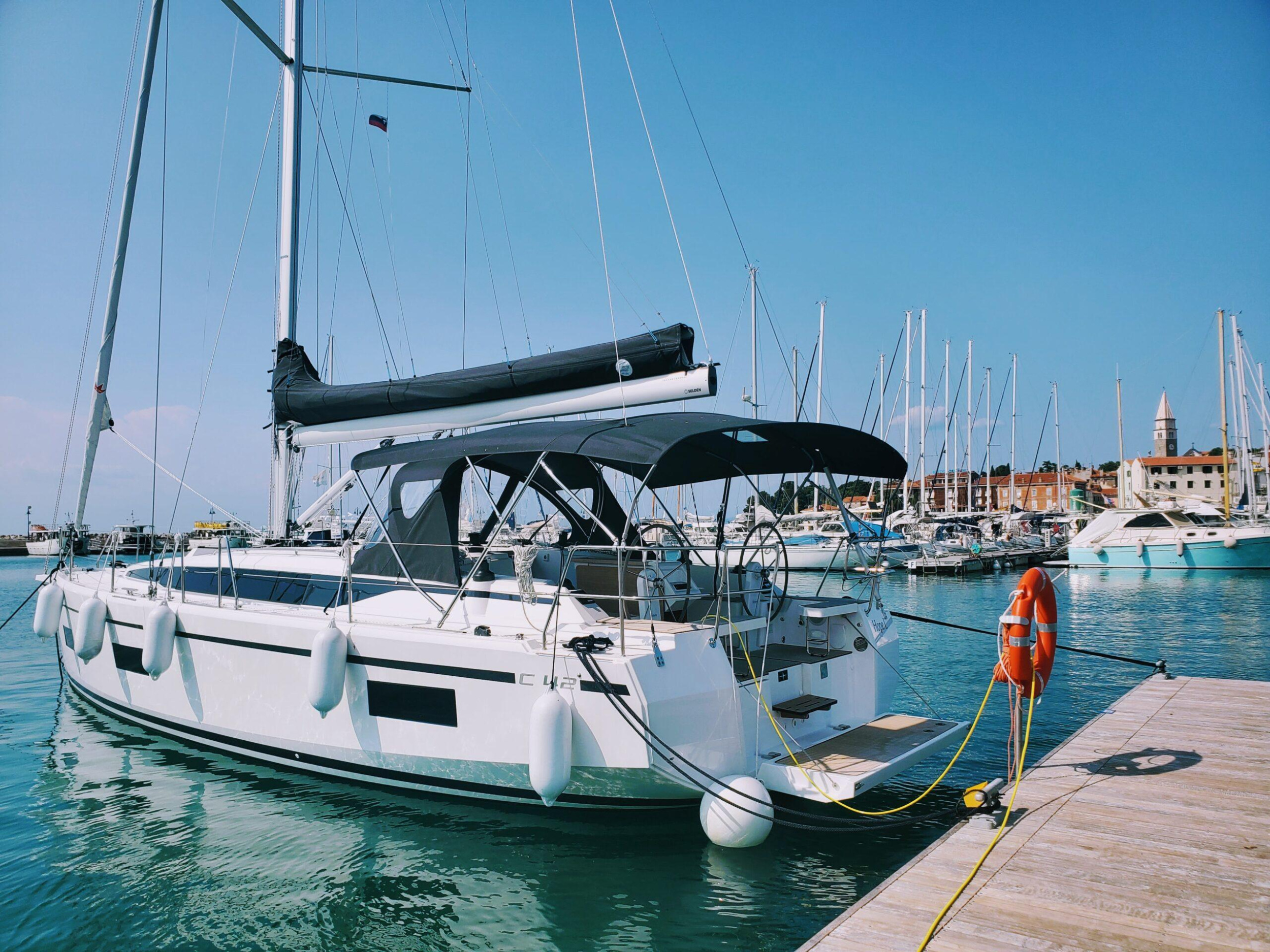Photo #2 - Bavaria C42 (Hope I.) in Izola - 21413