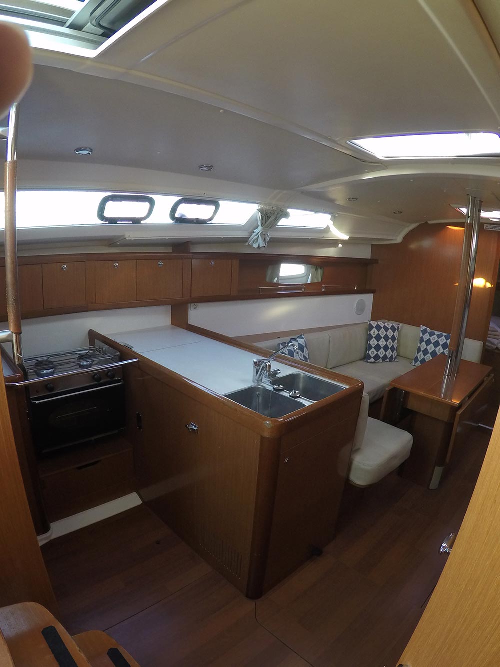Photo #7 - Oceanis 37 (Tristaina) in Palamos - 21433