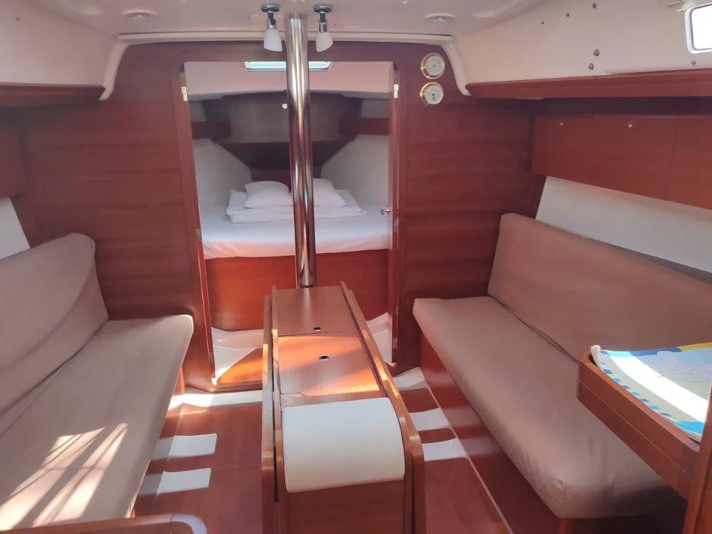 Dufour 350 (Spinaker) Interior image - 4