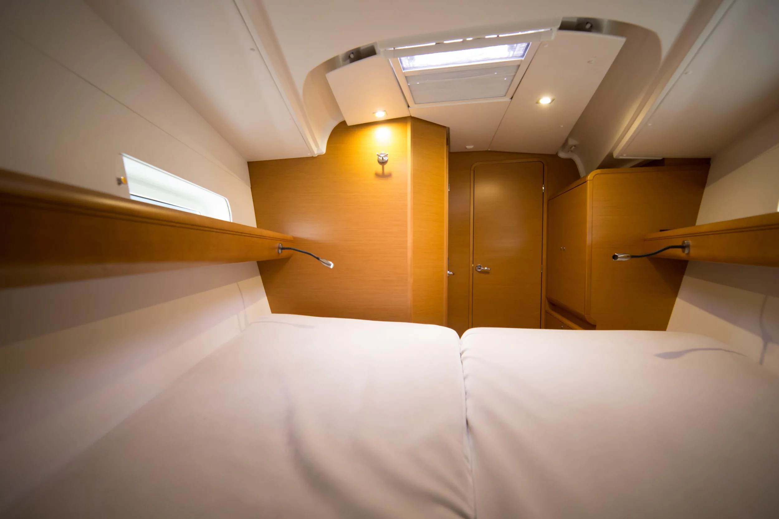 Sun Odyssey 409 (Leonidas)  - 12
