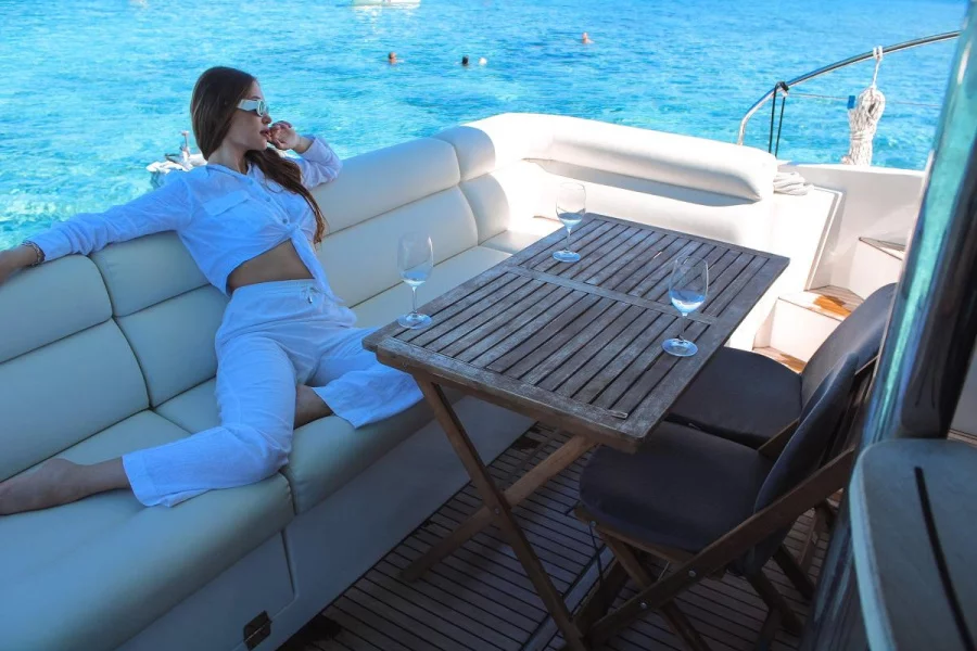 Monte Carlo 52 (Nora)  - 23